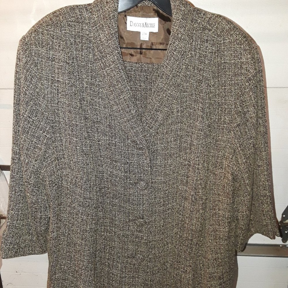 Danny and Nicole 2pc suit, Brown/Tan.  Size 22W